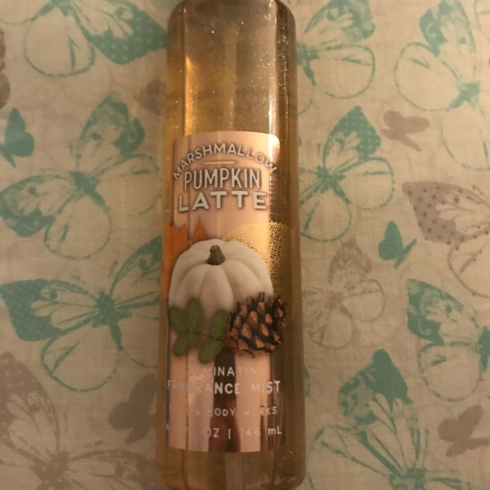 🦋BBW Marshmallow Pumpkin Latte Glitter Spray